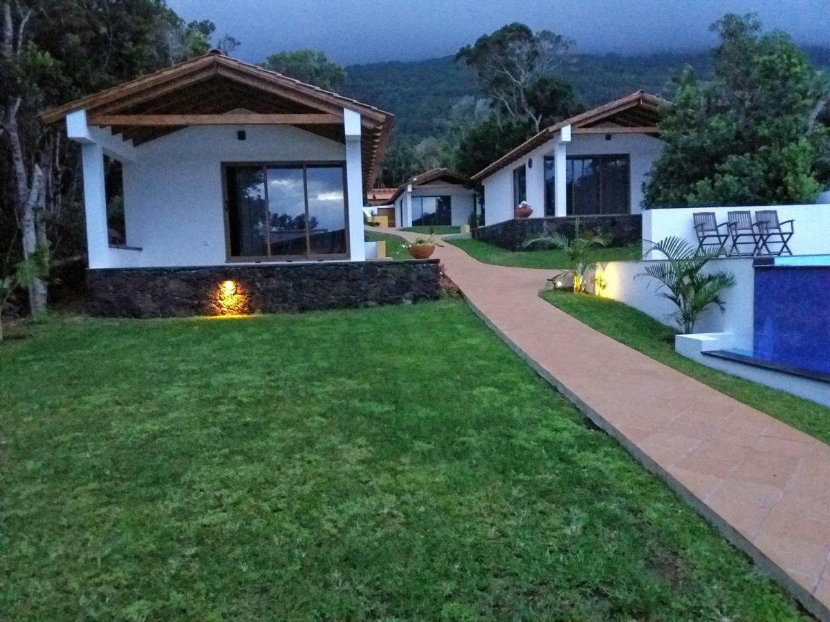 Villas Casteletes Urzelina ภายนอก รูปภาพ
